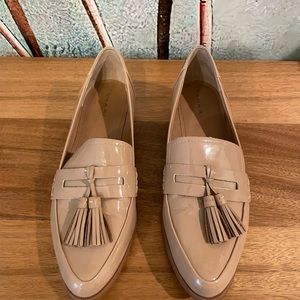 TAHARI nude patent leather loafers
